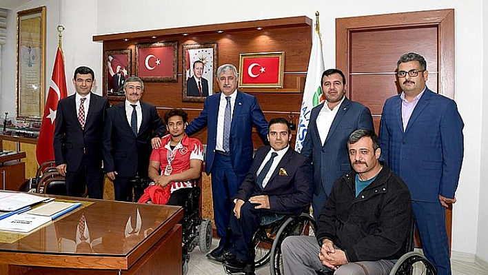 Polat başarılı sporcuyu ağırladı 