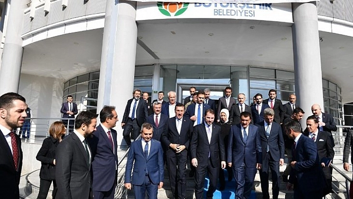 Bakan Albayrak Büyükşehir'de