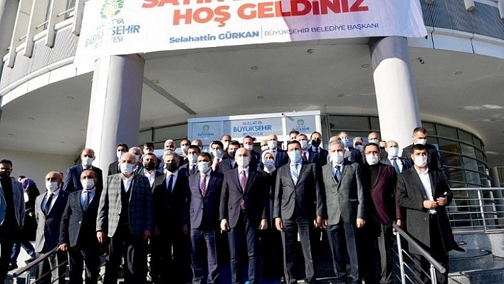 Bakan Büyükşehir'de