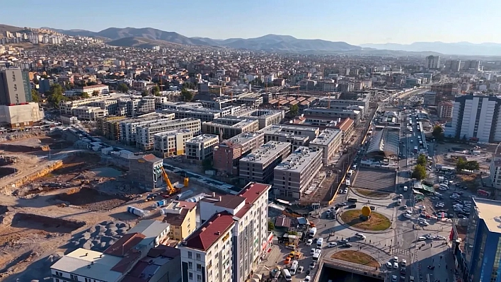 Bakan Kurum Malatya'da Fırçaladı | 'Toplantı yapmayın. İş yapın'