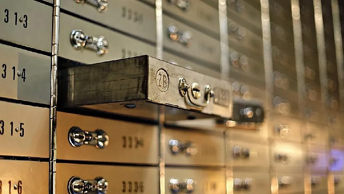 Bankalardan 2025 Kiralık Kasa Zammı: Fiyatları Cep Yakacak!