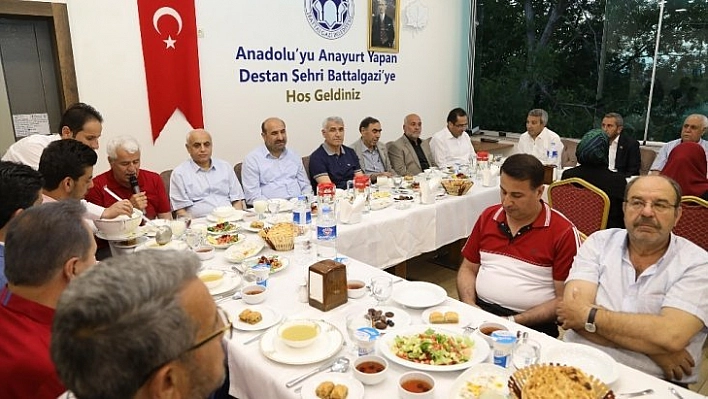 Başkan Güder partililerle iftarda bir araya geldi