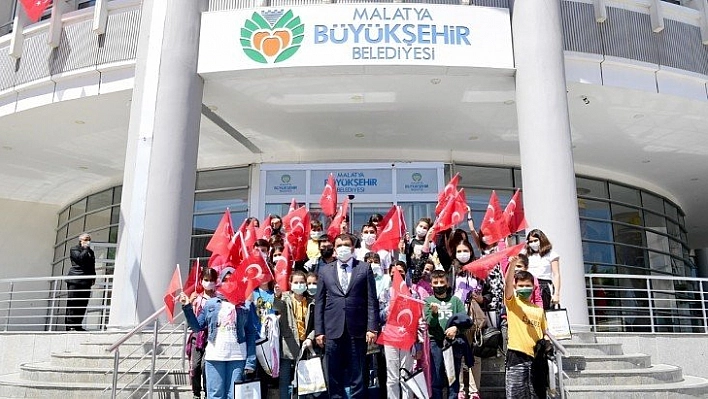 Başkan'dan hediye