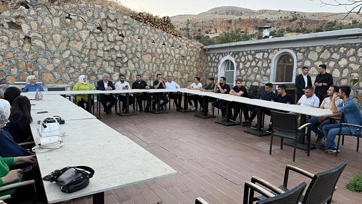 Başkan Hallaç, Nemrut eteklerinde gençlerle buluştu