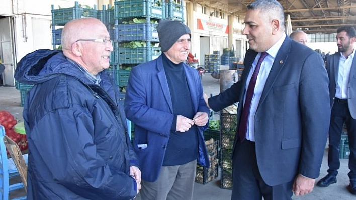 Sadıkoğlu'ndan hal esnafına destek