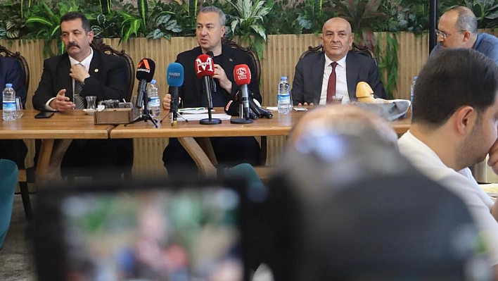 Başkan Uzun'dan gazetecilere 24 Temmuz kutlaması
