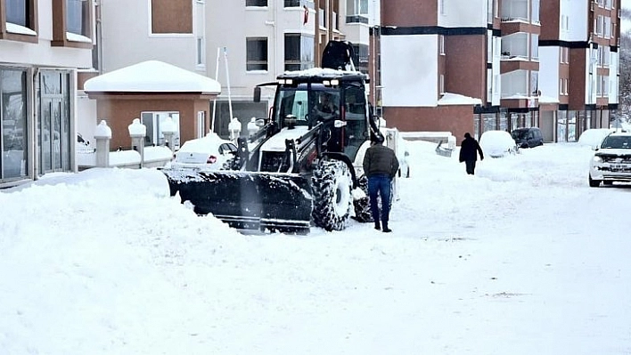 Zelyurt, kar çalışmalarını denetledi