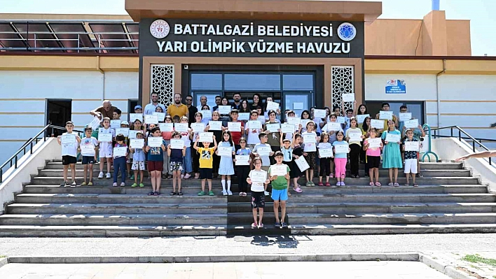 'Yüzme Bilmeyen Kalmasın' Projesiyle Çocuklar Yüzme Öğrendi