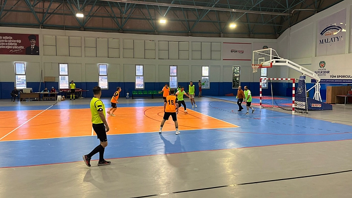 Battalgazi'de Futsal Coşkusu: 22 Takım Kıyasıya Yarışıyor!