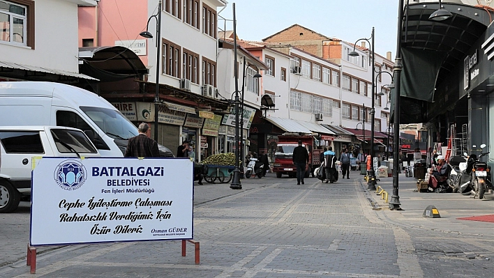 Sokak yenileme çalışmaları sürüyor