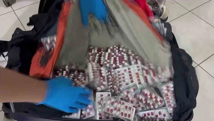 Bavulundan 5 bin 642 adet uyuşturucu hap çıktı