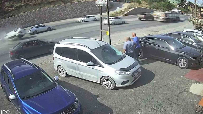Belen'de otomobilin takla attığı anlar kamerada