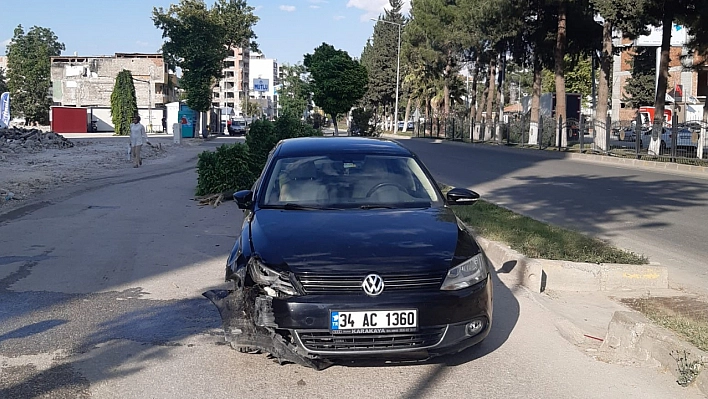 Beton mikseri kazaya karıştı