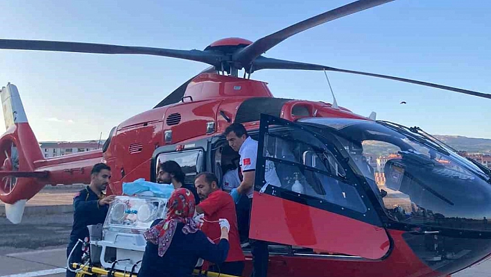 Ambulans helikopterle Elazığ'a sevk edildi!