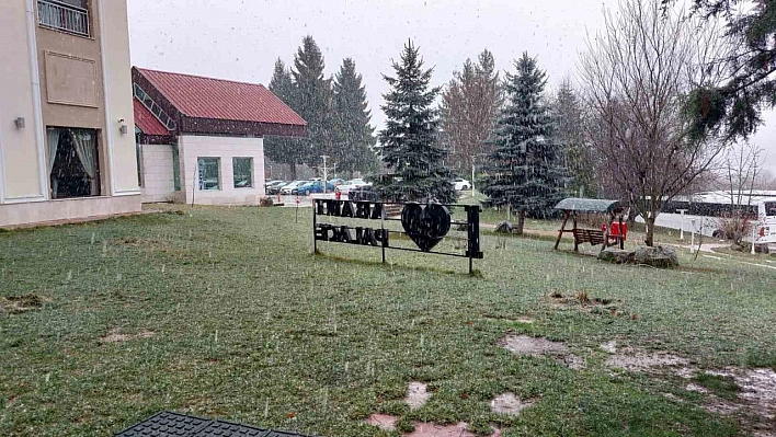 Bolu'da kar yağışı başladı