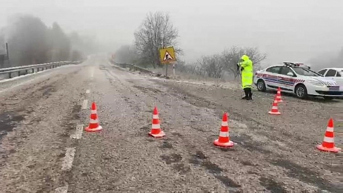 Bursa'da kar yağışıyla hayat durdu...