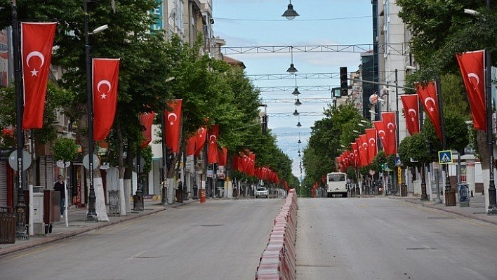 Cadde ve sokaklar boş kaldı