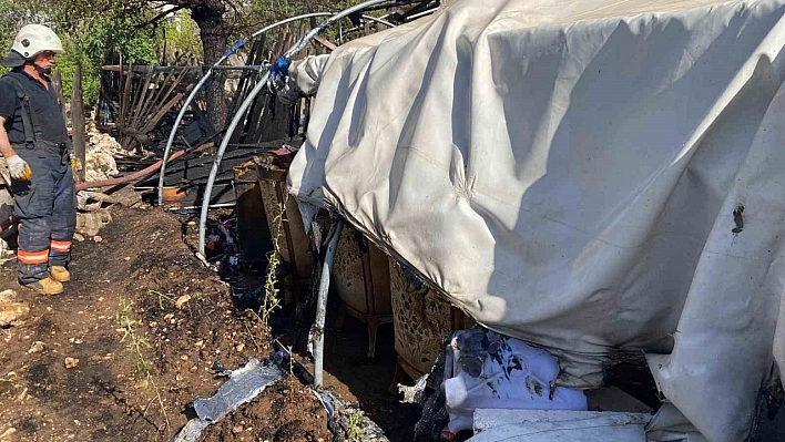 Malatya'da Çadırda Yangın Paniği: İtfaiye Ekipleri Yangını Söndürdü