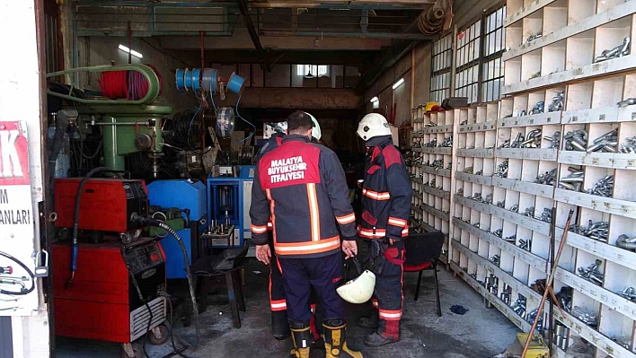 Çakmak gazı bomba gibi patladı!