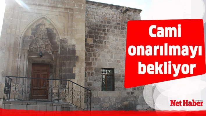 Cami onarılmayı bekliyor