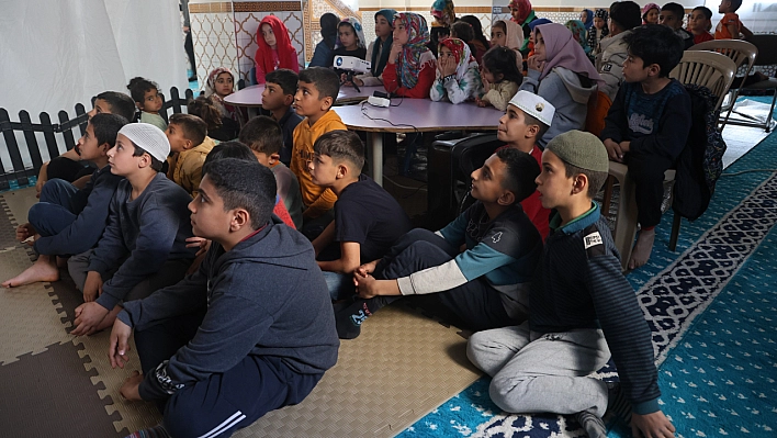 Camiyi çocuklara sevdiren imam