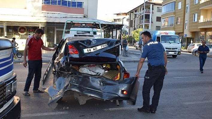 Aracını bırakıp kaçtı