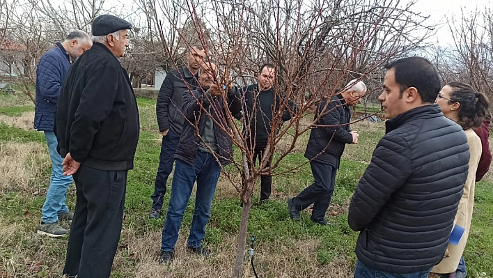 Çiftçilere zirai donla mücadele anlatıldı