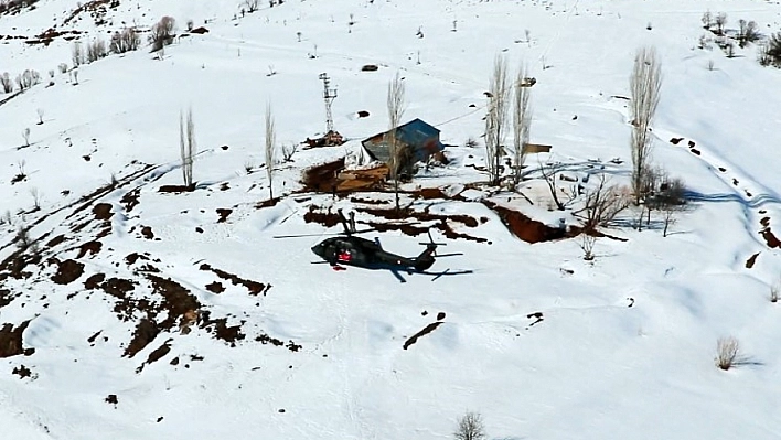 Çiftçinin yardımına askeri helikopter yetişti