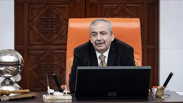 Sırrı Süreyya Önder'in ismi o caddeye verildi