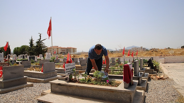 Deprem bölgesinde acılar hala taze