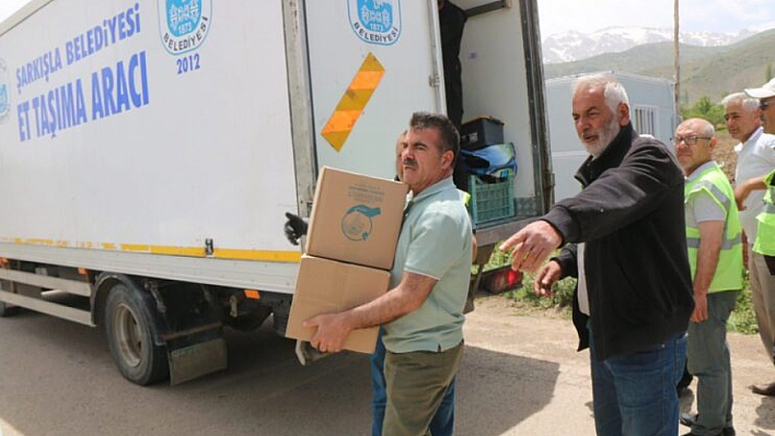 Deprem bölgesine yardımlar sürüyor