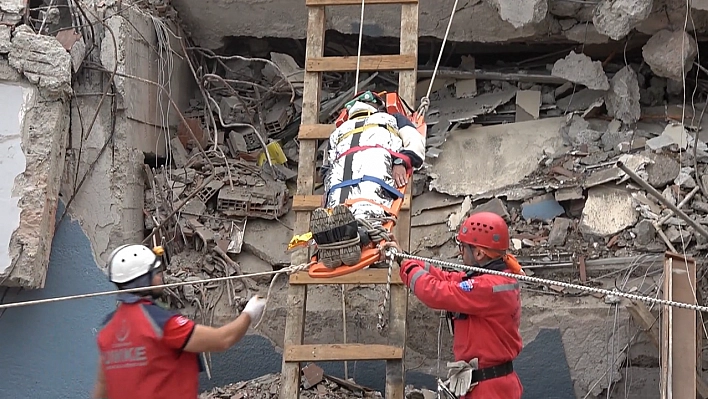 Deprem tatbikatı gerçeği aratmadı