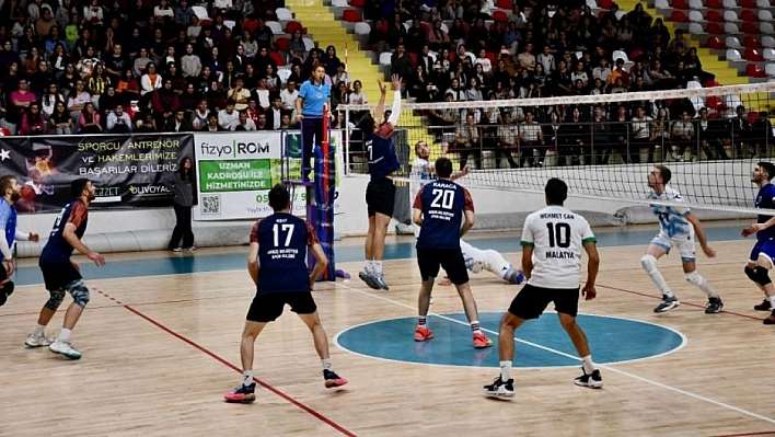 Depremde hayatını kaybeden voleybolcu unutulmadı