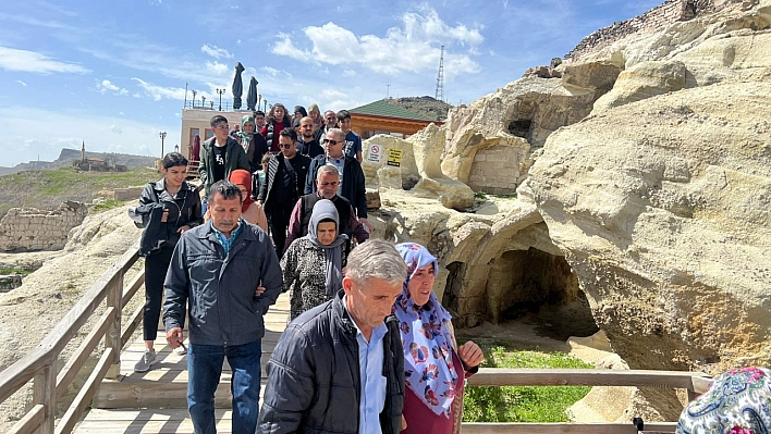 Depremzedeler Kapadokya'yı gezdi