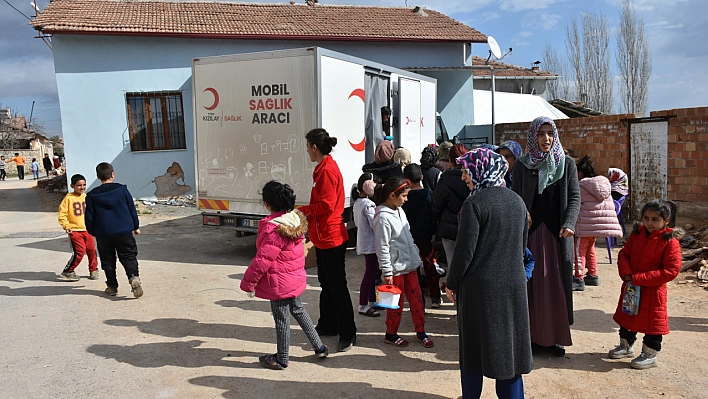 Depremzedelere mobil sağlık hizmeti