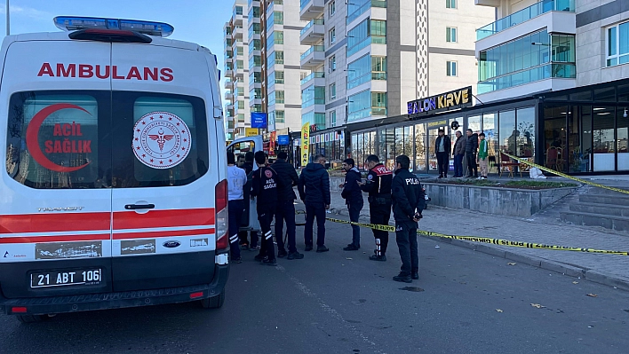 Diyarbakır'da kahvede silahlı kavga: 1'i ağır 4 yaralı