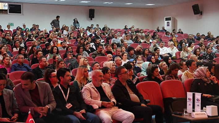 Diyarbakır'da Öğretmen ve Velilere Seminer Verildi