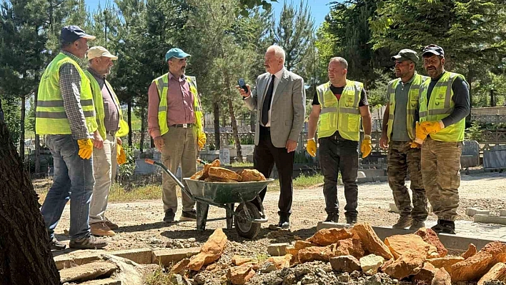 Mezarlıktan Yol Çalışmalarına Kadar Her Alan Yenileniyor!