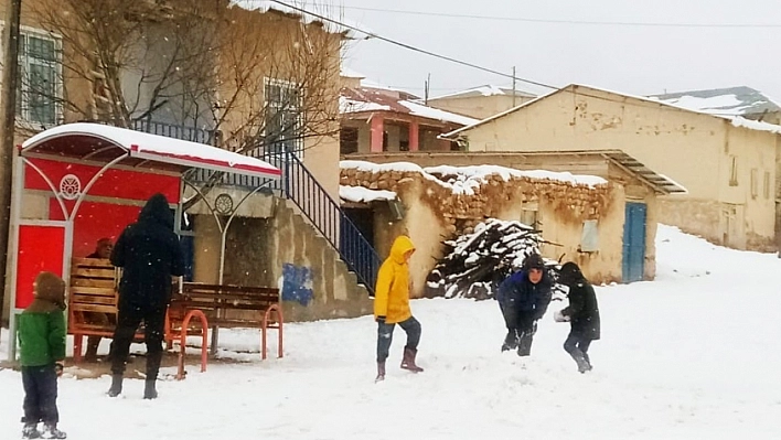 Doğanşehir'de eğitime kar engeli