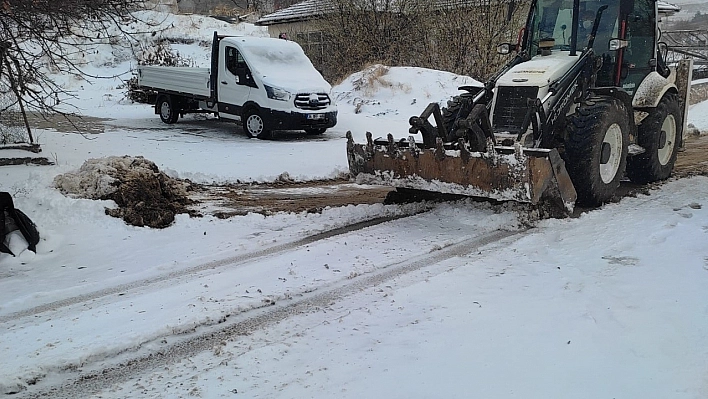 Doğanşehir'de Kar Yağışı Sonrası Hızlı Müdahale: 'Kapalı Yol Yok!'