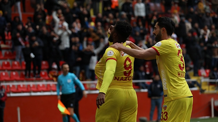 Duckens Nazon'dan 2 gol