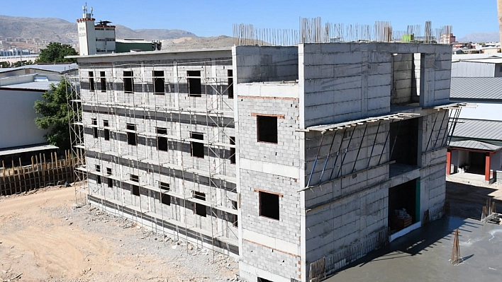 Eğitimde Hızla İlerleme: 54 Okul Tamamlandı, 41'i Yolda