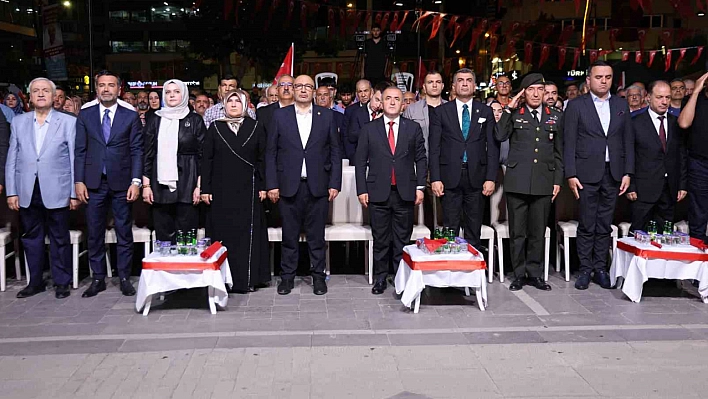 Elazığ 15 Temmuz'da meydadnlara aktı!