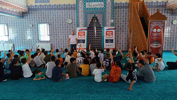 112 ekipleri yaz Kur'an kursu öğrencilerini bilgilendirdi