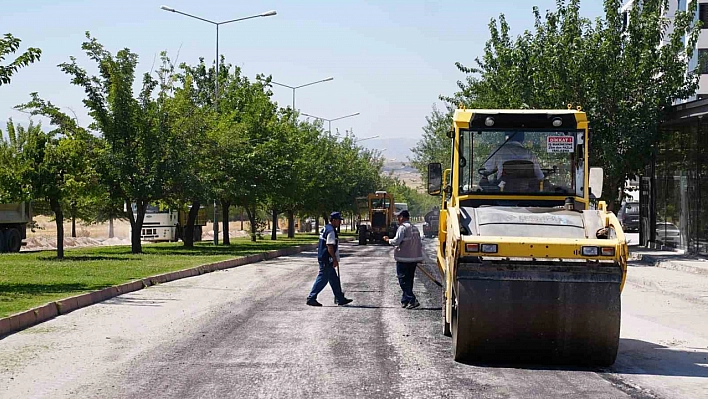 Elazığ'da asfalt bakım ve onarım çalışması