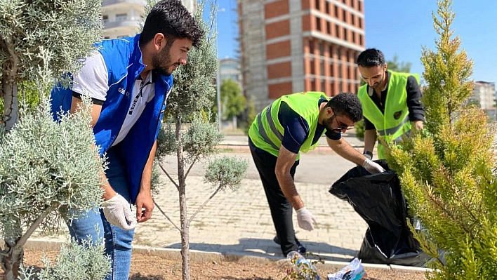 Elazığ'da gençlerden anlamlı davranış