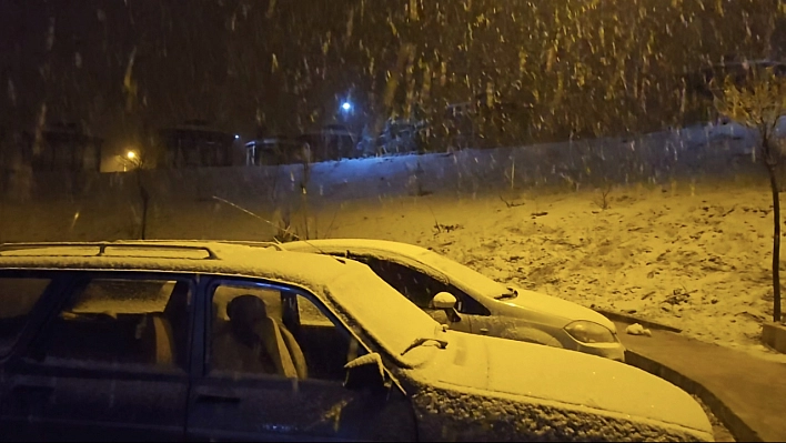 Elazığ'da kar yağışı etkisini sürdürüyor