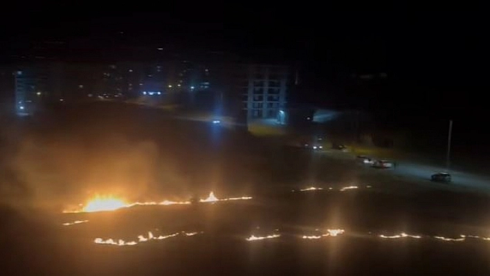 Elazığ'da otluk alanda korkutan yangın