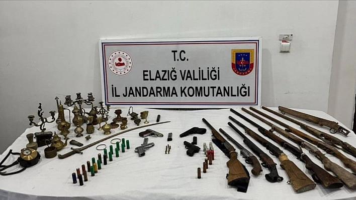 Elazığ'da Ruhsatsız Silah ve Tarihi Objeler Ele Geçirildi