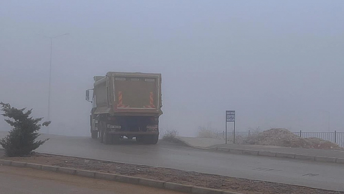 Elazığ'da sis etkisini sürdürüyor